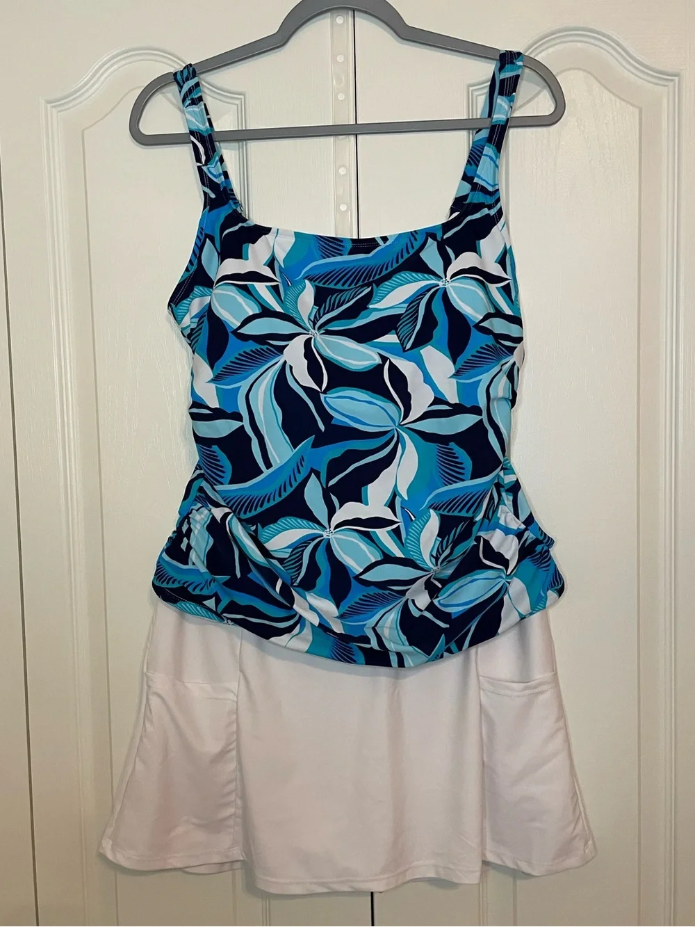 Ellen Tracy 2-piece swim tankini and skort